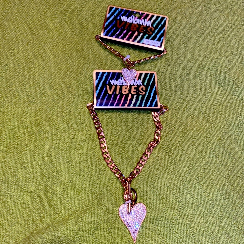 Necklace and bracelet set